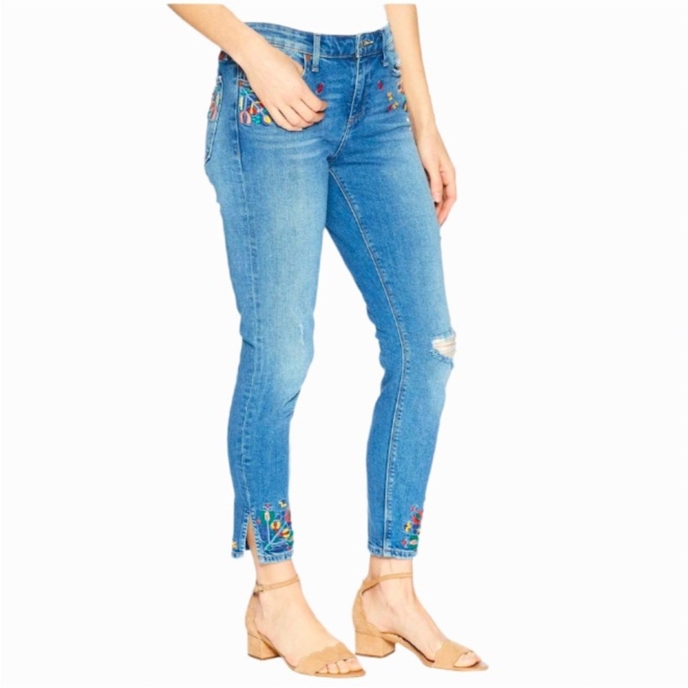 Lucky Brand Ava Skinny Size 2/26 Embroidery Distress Cropped Cotton 5 Pockets